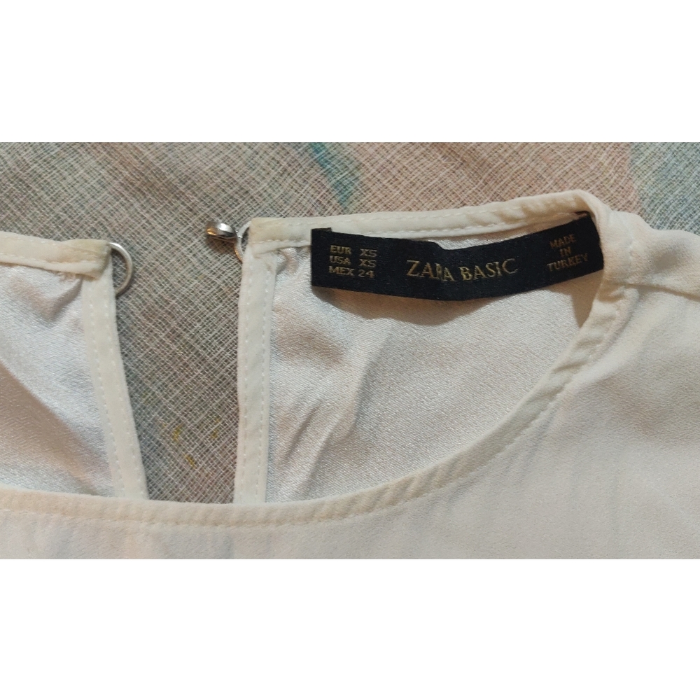 Zara top🤍 - Picture 4 of 9